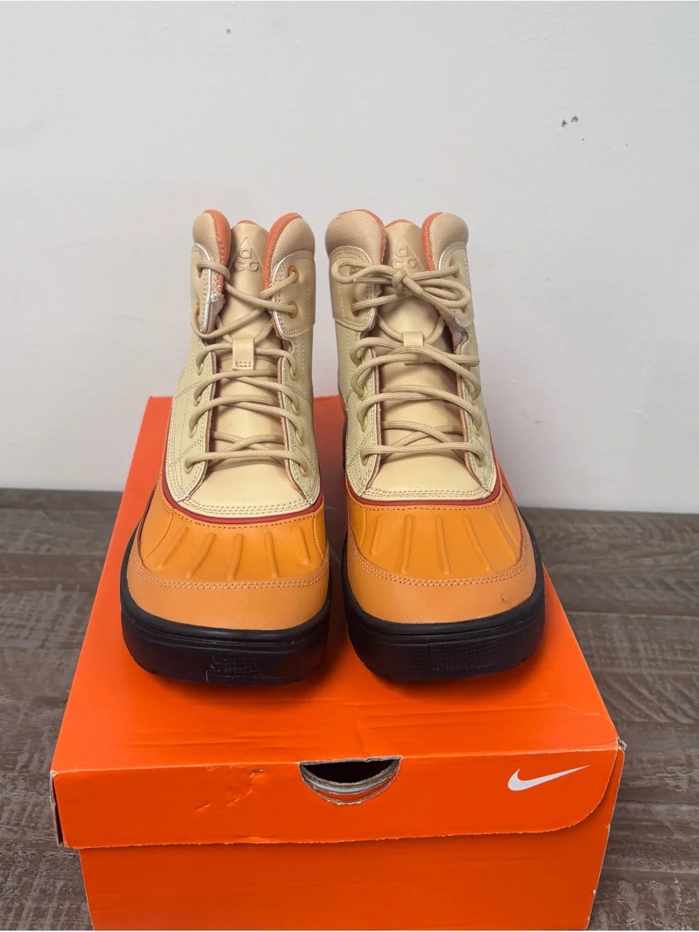 Nike Woodside 2 High ACG Boot in Seasame & Hot Curry